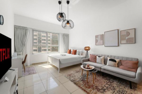 Cozy Studio near the Beach With Access to Pool and Gym